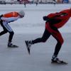 Foto Weissensee 2012 Martien Pater op Houten kluunschaats model Classic