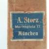 Etiket Schaatsdoos schaatsenverkoper A.Storz, München (Duitsland)