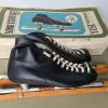 Metalen noor en doos schaatsenmaker J.Nooitgedagt, IJlst