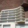 Amsterdam - Gebouw: Venster in de vorm van een schaats